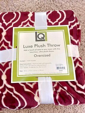New Living Quarters Luxe Plush Throw  Cranberry 50 X 70 Bon Ton NWT